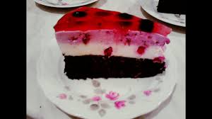 Este un tort cu o crema delicioasa de iaurt , frisca si multe fructe de padure , pe care il puteti face in orice anotimp si cu fructele care va plac cel mai mult. Tort De Soia Cu Crema De Iaurt Si Fructe De Padure Youtube