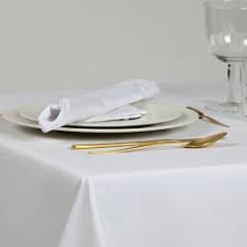 La serviette de table dots 45x45 cm vendue par pack de 4 au design exclusif imprimé est à la fois originale et constitue un bon basique qui se fond à tous style d'intérieurs et extérieurs. Sanfor Serviette De Table A Effet Satine En 100 Coton 260 Gr M