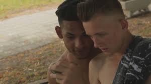 Csak családról ne (2020)