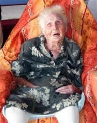 Elle succède à une autre elle succède à une autre japonaise de 115 ans qui s'est éteinte en janvier dernier seulement quelques semaines après être devenue la femme la plus. La Femme La Plus Vieille Du Monde Est Francaise A Voir