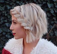 Le novità certamente non mancano e riguardano principalmente i capelli lunghi, i nuovi tagli corti, le nuove acconciature per i capelli di media lunghezza, i . Trecce Capelli Corti Fai Da Te Come Realizzarle Donne Magazine