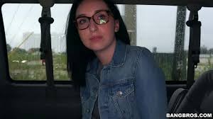 Scarletts wild ride on the bus - XNXX.COM