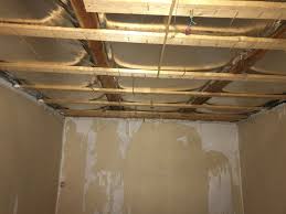 Mit gipskarton können sie ihre alte zimmerdecke abhängen. Decke Neu Verkleiden Und Hohlraum In Der Aussenwand