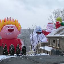 Twelve inflatable christmas decorations were slashed overnight at a home in natick. Bloomingdale Nj Christmas Decorations Tower Over Man S House