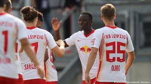 Mit anfahrtsbeschreibung, terminen, neuigkeiten rund um den verein und die nachwuchsmannschaften. Bundesliga Talking Points Are Leipzig Ready For A Title Challenge What About The Fans Sports German Football And Major International Sports News Dw 14 09 2020
