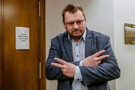 Basketbal patří mezi míčové kolektivní sporty rozšířené téměř po celém světě. Lubomir Volny Kdo Je Vlastne Flakanec Jake Ma Vzdelani Kontroverzni Politik Sip