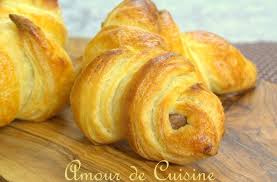 Croissants Feuilletes Au Chocolat Amour De Cuisine Recette En 2020 Alimentation Feuillete Feuillete Chocolat