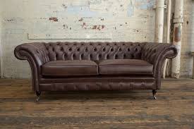Die schicken 2er sofas aus kunstleder bestehen aus einem speziell entwickelten material, das wie leder aussieht und sich auch so anfühlt. Klassisches Design Chesterfield Luxus 3 Sitzer Sofa Top Qualitaet Kunstleder Braun Polster Couch Garnitur Neu Bei Jv Mobel