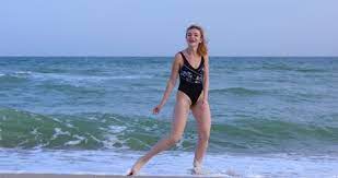 252.336 creepshot teen shorts vídeos gratuitos encontrados en xvideos con esta búsqueda. Pre Teen Girl Standing On The Stock Footage Video 100 Royalty Free 13575425 Shutterstock