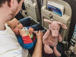 Wann ist mein baby alt genug für reisen? 9 Reisetipps Furs Fliegen Mit Baby So Wird Der Flug Entspannt