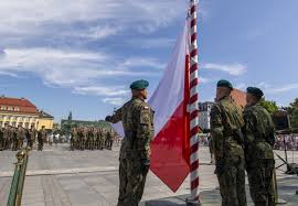 Prezydent andrzej duda podkreślił szczególną rolę obronności, zwłaszcza we wschodniej części kraju, a także rozwoju nie tylko liczebnego, ale też jakościowego polskiego wojska. Vr6cxz2ymqh56m
