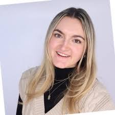 Danielle Whitton's Instagram, Twitter & Facebook