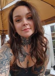 Danielle Sloane's Instagram, Twitter & Facebook