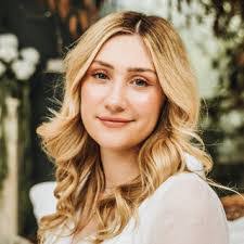 Lisa Walser's Instagram, Twitter & Facebook