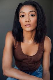 Currency (Short 2016)