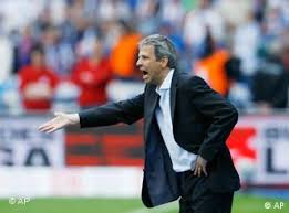 Dezember 2020 war er trainer des bundesligisten borussia dortmund. Hertha Berlin Face Legal Row With Ex Coach Favre Sports German Football And Major International Sports News Dw 08 10 2009