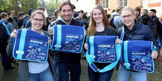 Fürs erste ist jetzt schluss). Ersties Sturmen Den Markt Run Auf Die Kult Tasche Der Tuhh Harburg Aktuell De