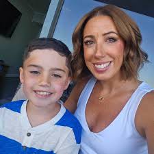 What to do when a jumping spider won't eat after molting and losing a  pedapalp?