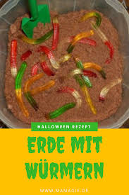 Halloween Gruselnachtisch Erde Mit Wurmern Halloween Essen Einfacher Nachtisch Halloween Rezepte