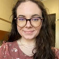 Abigail Saylor's Instagram, Twitter & Facebook