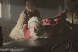 Platforma hulu oficjalnie zamówiła trzecią odsłonę jednego z najmocniejszych/najmroczniejszych seriali. Opowiesc Podrecznej Final 1 Sezonu Juz 15 Czerwca Co Wydarzy Sie W Ostatnim Odcinku Wideo Zdjecia Telemagazyn Pl