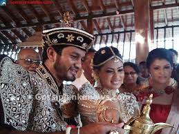 Frank dimuth madushanka karunaratne or dimuth karunaratne, is a professional sri lankan cricketer. Dimuth Karunarathne Takes Hand In Marriage With Tele Actress Anuradha Gossip Lanka News English