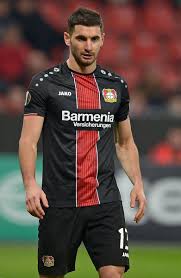 Kariyer sayfasında lucas nicolás alario isimli futbolcunun sezon bazında takımının yer almış olduğu turnuvalardaki maç, gol, asist, sarı kart, kırmızı kart, oyuna girme, oyundan alınma. Lucas Alario Sur Twitter Fija Tus Ojos Hacia Adelante En Lo Que Puedes Hacer No Hacia Atras En Lo Que No Puedes Cambiar