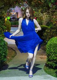 Besides offering a vibrant musical number, that highway snarl also introduces us to our young lovers: Emma Stone In La La Land 2016 Actress Emma Stone Emma Stone La La Land
