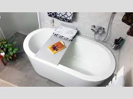 Vorwand badewanne mit schrage freistehende badewannen das muss man wissen moebel de die badewanne steht auf einem untergestell welches bereits vorwand badewanne mit schräge : Kleine Bader Bildergalerie Fur Kleine Bader Mit Freistehender Badewanne