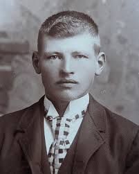 Hi Everyone This is a long shot but im trying to find out things about my  great grandads family. I know he lived at 15 settle st and 32 back Rishton  lane.