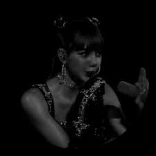 𝐅𝐎𝐑𝐌𝐀𝐓𝐒 lisa blackpink wallpaper blackpink lisa dark aesthetic