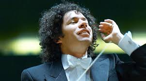 El director Gustavo Dudamel y LENA acuerdan difundir la música clásica en  las plataformas digitales de los diarios
