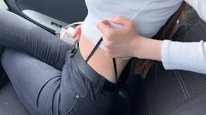 No money is not a problem when you can earn with your body! I gave you a  ride for sex in the car