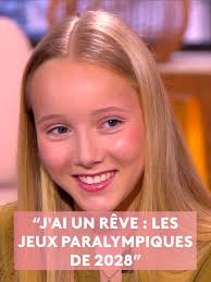 Cleo Salomone Qui Tombe En Scooter Avec Sa Copine