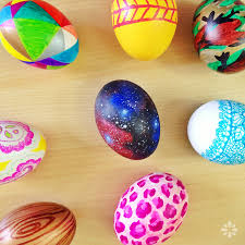 Decorate Easter Eggs With A Variety Of Unique Patterns Click To Watch The Tutorial Easter Diy Easter Egg Decorating Easter Eggs Diy