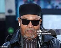 23 Photos & High Res Pictures