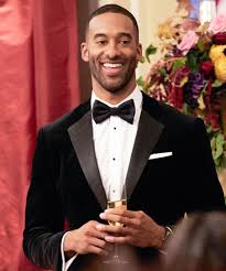 I produttori esecutivi sono bill bannerman, todd black. Who Is Still Left On The Bachelor This Season In 2021