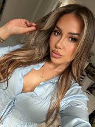 C A T H Y E V A N S (@summertanx) • Instagram photos and videos