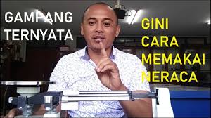 Untuk membaca hasil pengukuran, mulailah dari angka di lengan 500 g, 100 gram dan terakhir 10 gram. Cara Menggunakan Neraca Tiga Lengan Untuk Mengukur Massa Youtube