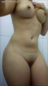 Morena solteira deliciosa exibindo a sua buceta | Vagabundas Do Orkut