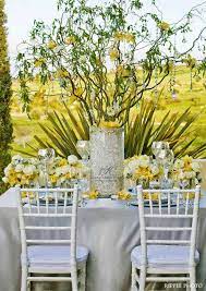 El Color Amarillo Magnifico Para Fiesta Al Aire Libre Decoracion De Boda Gris Boda De Plata Ideas Boda Glamorosa