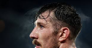 Ahern and Munster 'under no illusions' as to Saracens' power game