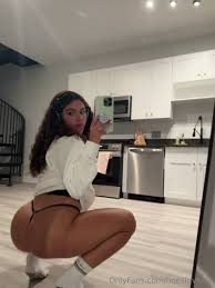 Watch online Kinzie hoesluvkinz aka hoesluvkinz - 08-26-2024 OnlyFans Video  - imagine if im sitting on you on X-video