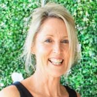 Linda Osman's Instagram, Twitter & Facebook