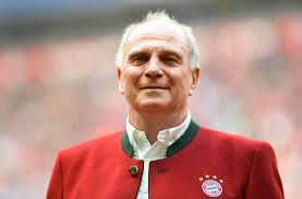 Angela merkel bietet die gewähr dafür, dass in der wirtschaft vernunft regiert. Bild Zu Uli Hoeness Seit Einem Jahr Prasident Beim Fc Bayern Bild 1 Von 1 Faz