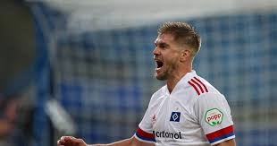 He should also prove his image as an ice cold and very successful goalscorer with the miners. Fc Schalke 04 Terodde Kommt Bleibt Huntelaar Geruchte Um Dursun