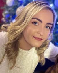 Caroline Lacey's Instagram, Twitter & Facebook