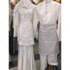 Kebanyakan pengantin memilih material satin, lace dan chiffon untuk baju nikah dan sanding. 30 Trend Terbaru Baju Nikah Lelaki Warna Cream Lamaz Morradean
