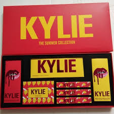 Kylie jenner is treating her fans to a very sparkly makeup collection for summer! Cheap Mac Makeup Wholesale Mac Cosmetics Wholesale Online New Kylie Jenner The Summer Collection Bundle Kylie 051