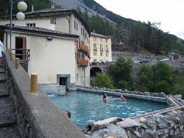 La raffinata struttura dell'hotel bagni di bormio spa resort, realizzata in stile liberty, è resa ancora più spettacolare dal bellissimo paesaggio alpino che la per le vostre vacanze nella località, l'hotel bagni di bormio spa resort vi offre un'irrinunciabile proposta di soggiorno, con eleganti camere dotate di. Bagni Di Bormio Picture Of Hotel Bagni Vecchi Molina Tripadvisor